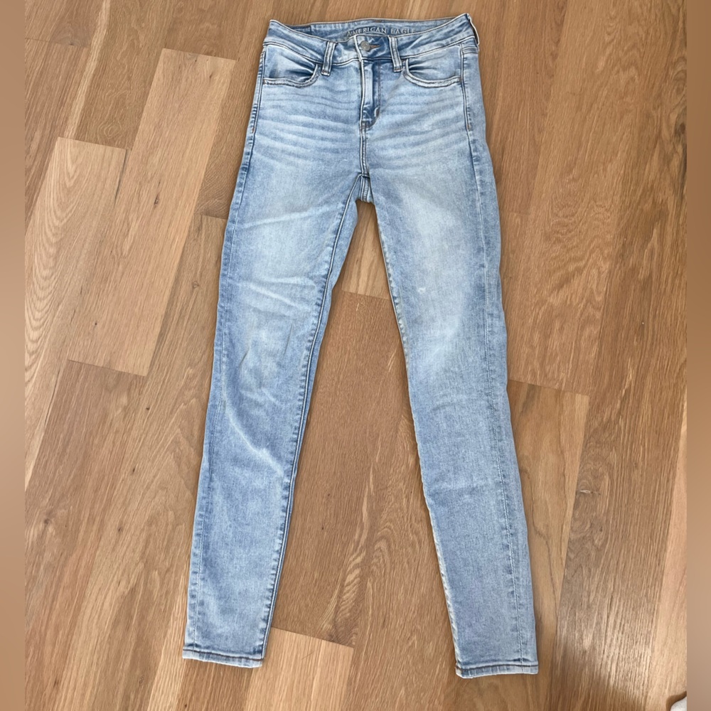 American Eagle Outfitters Light Wash Skinny Jeans